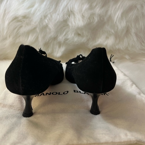 Manolo Blahnik Black Suede leather🖤 - Picture 4 of 9